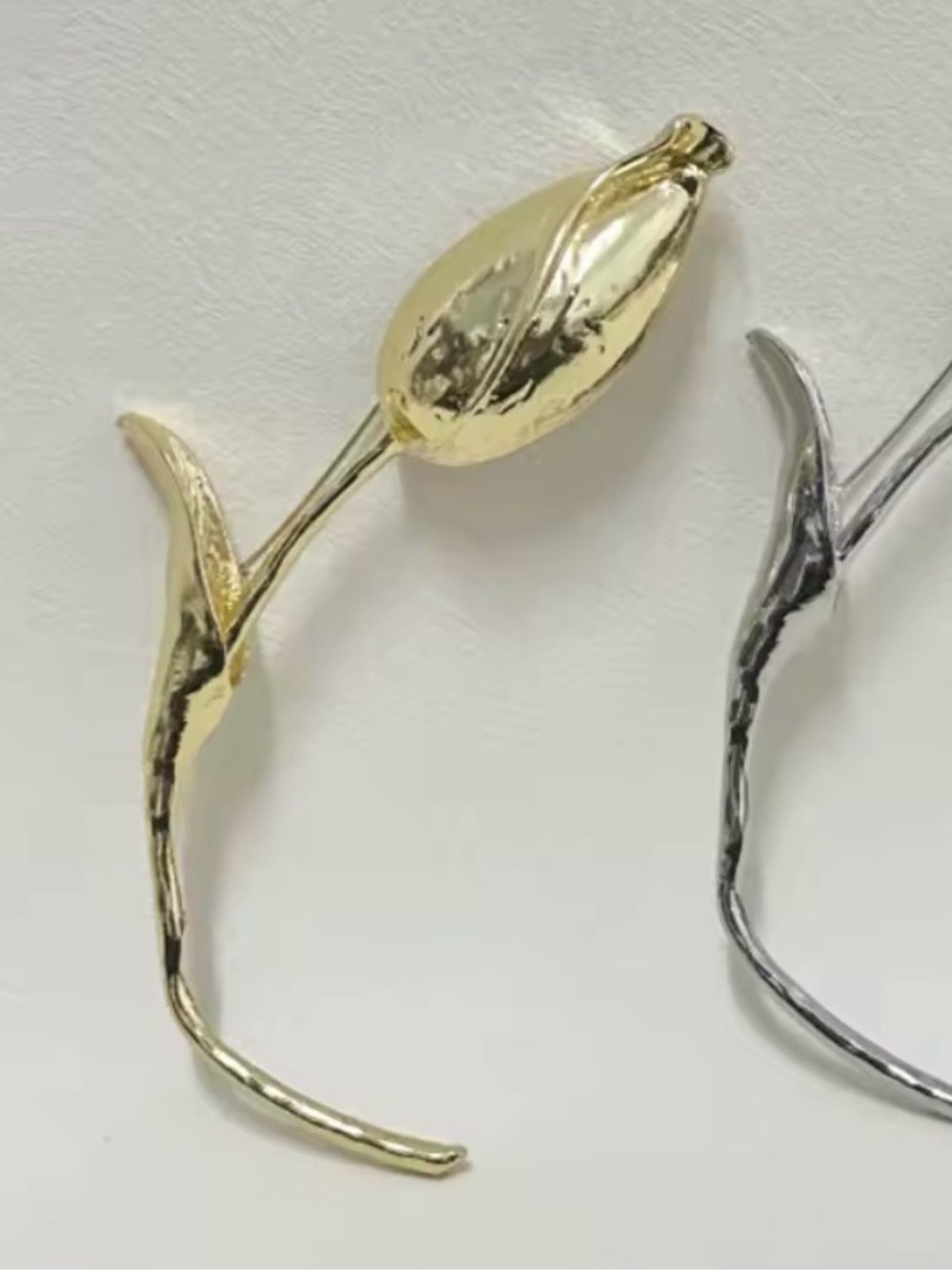 New Tulip Brooch Gold Pin - Picture 2 of 5